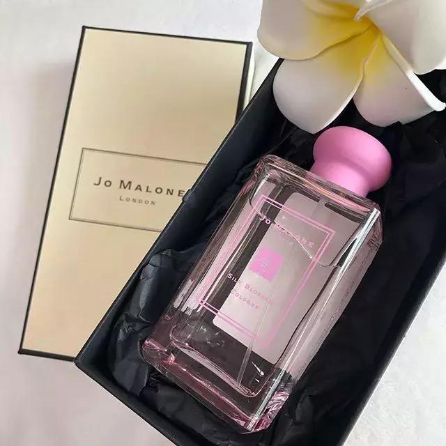 香奈儿蔚蓝香水淡香好还是浓香好,什么香水好闻又持久女人淡香型