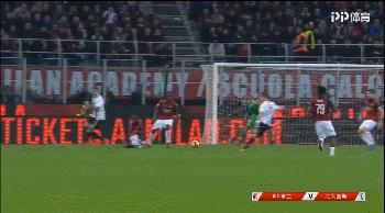 c罗帽子戏法第一脚暴力远射,博努奇评价c罗凌空抽射