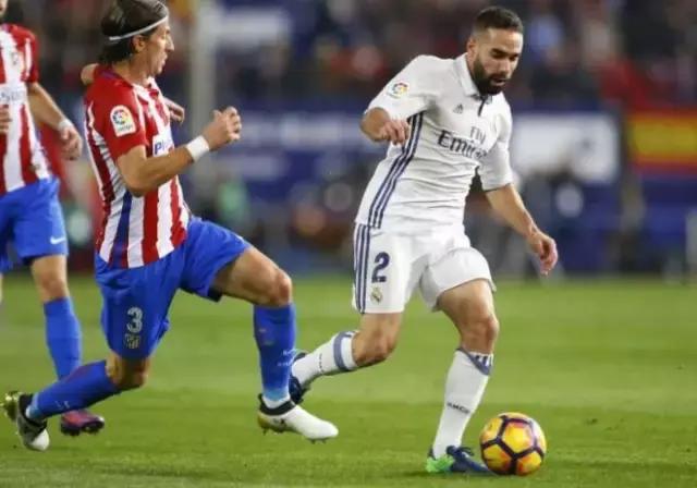 防守型边后卫怎么踢,中后卫和边后卫哪个更难踢