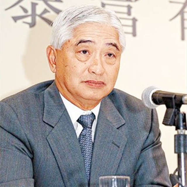 荣毅仁追悼会：规格等同国葬，千人悼念，学生崇拜特意请假来送行