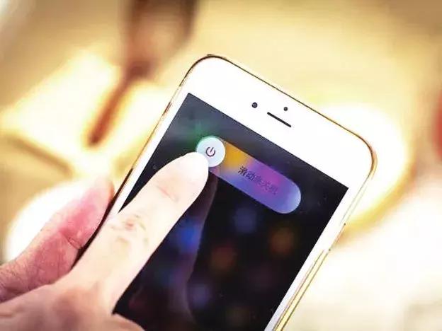 手机耗电快还卡怎么办,手机突然耗电非常快怎么回事