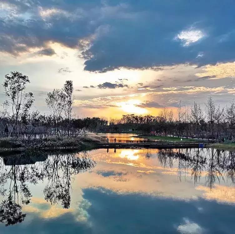 宛若美人卧成都，江家艺苑了解一下