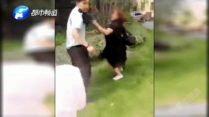 物业恐怖事件视频,物业拿刀威胁业主后续