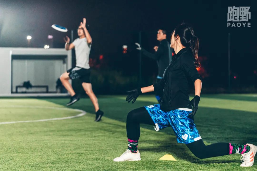 飞盘温州市民的新宠,运动魔法飞盘