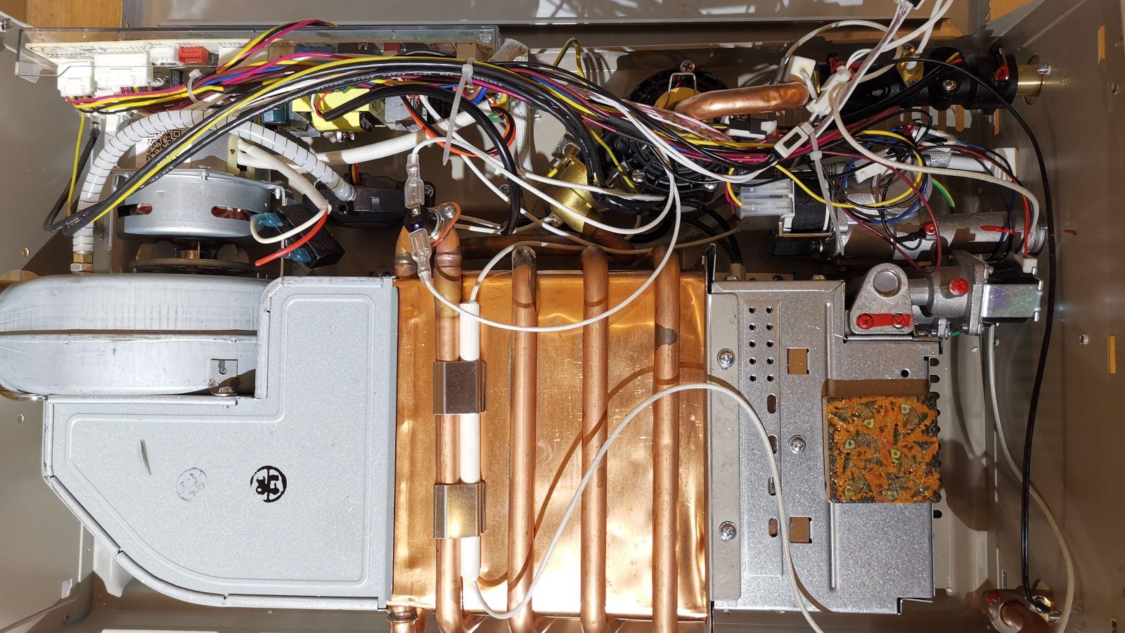 燃气热水器和电热水器哪个好2020,同时安装燃气热水器和电热水器