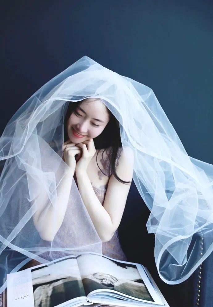 吃软饭、约炮、弃糟糠？“国风美少年”霍尊的另一面