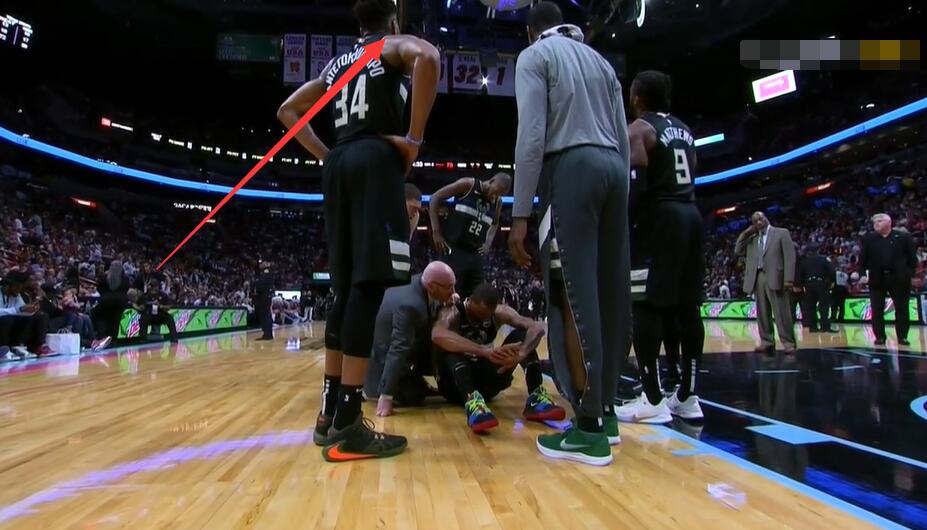 闆勯箍鐞冨憳鑶濈洊鍙椾激涓変釜鏉ュ洖,鐪嬬潃閮界柤鐢峰瓙鍋ヨ韩鏃惰鏉犻搩鐮稿埌