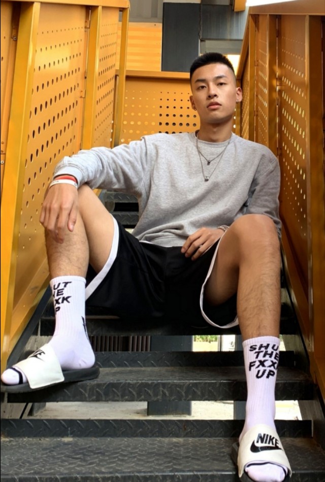 小心，一波白袜帅哥正性感来袭