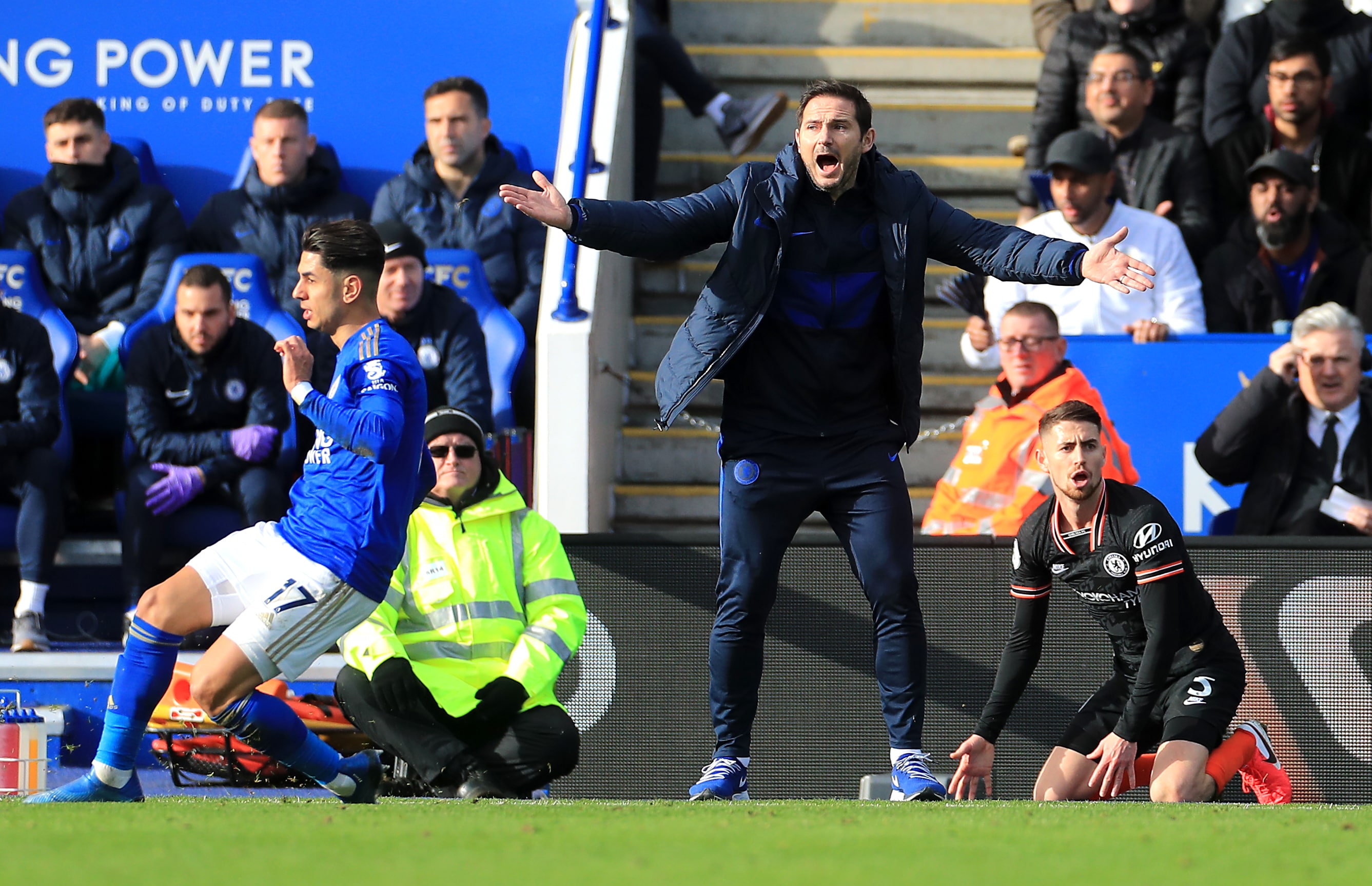 25分钟对飚4球！一场2比2让英超青年军3轮不胜，曼联热刺隔空获益