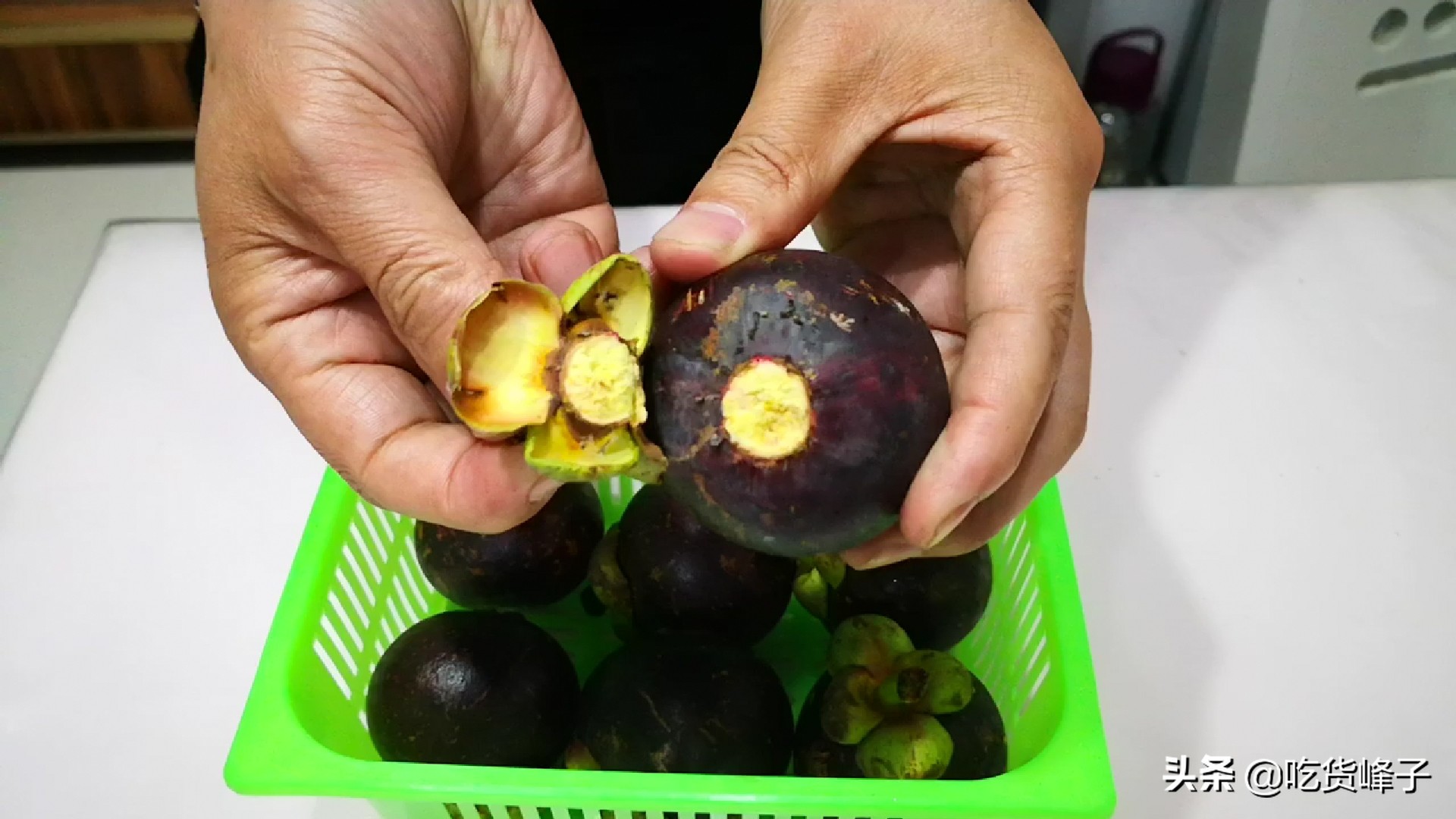 吃山竹的正确打开方式,吃山竹的顺利打开方式