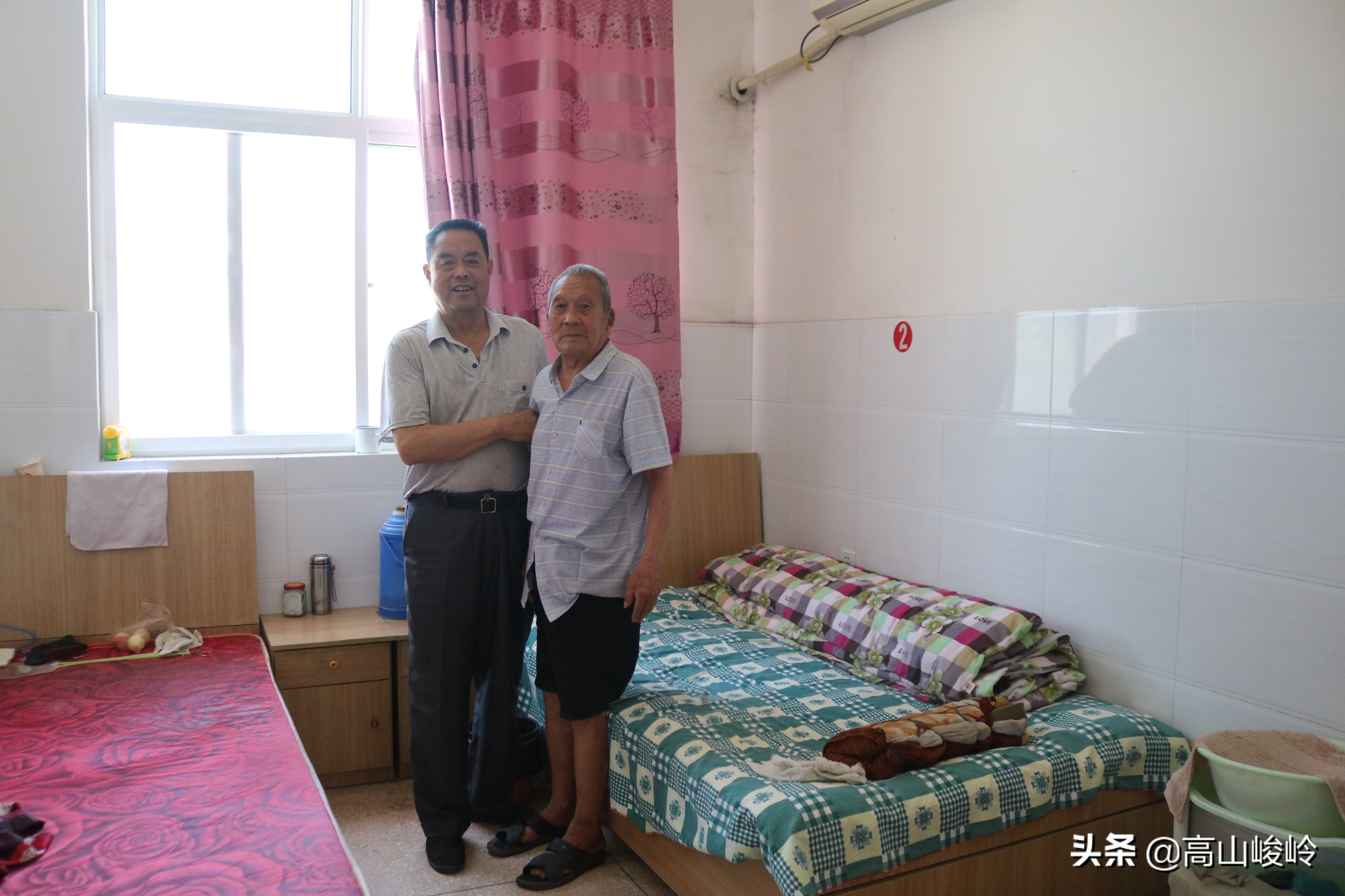 慈善家刘章俊(记者:乔望键张孟强摄/文)