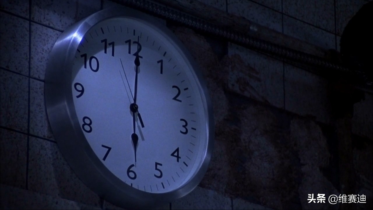 120万成本,全球收割1.03亿票房,《电锯惊魂》为何如此经典?