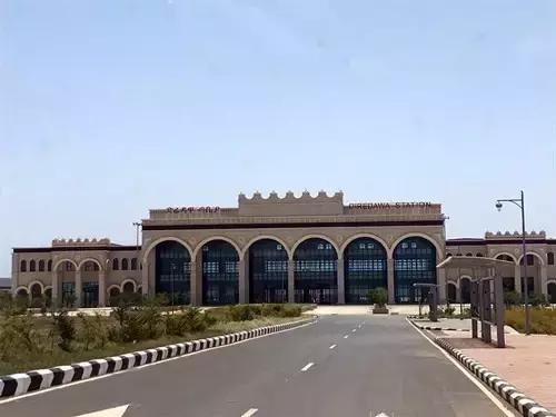 这一群制假发工厂，竟养活了30万当地人！