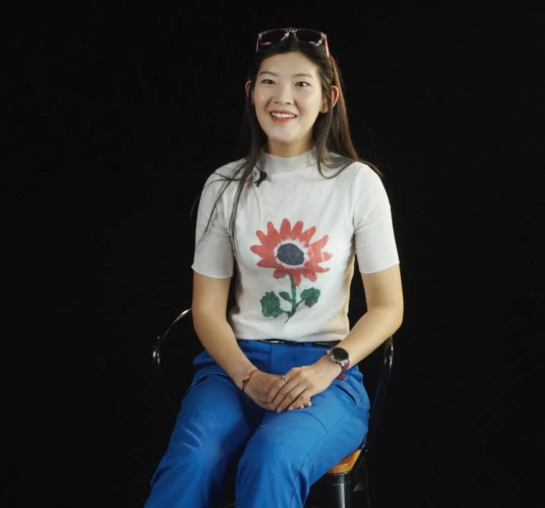 马拉松跑者网红,马拉松运动员领跑手势