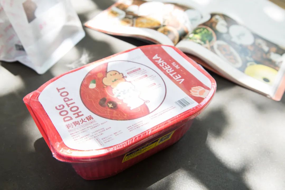 「椒霸霸×1CAKE」联名来啦！只要28.9元，和爱宠共享悠然午后