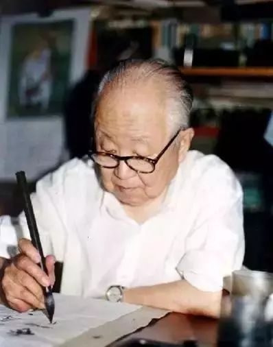 启功写1厘米小字清秀可爱,启功32岁时的小字