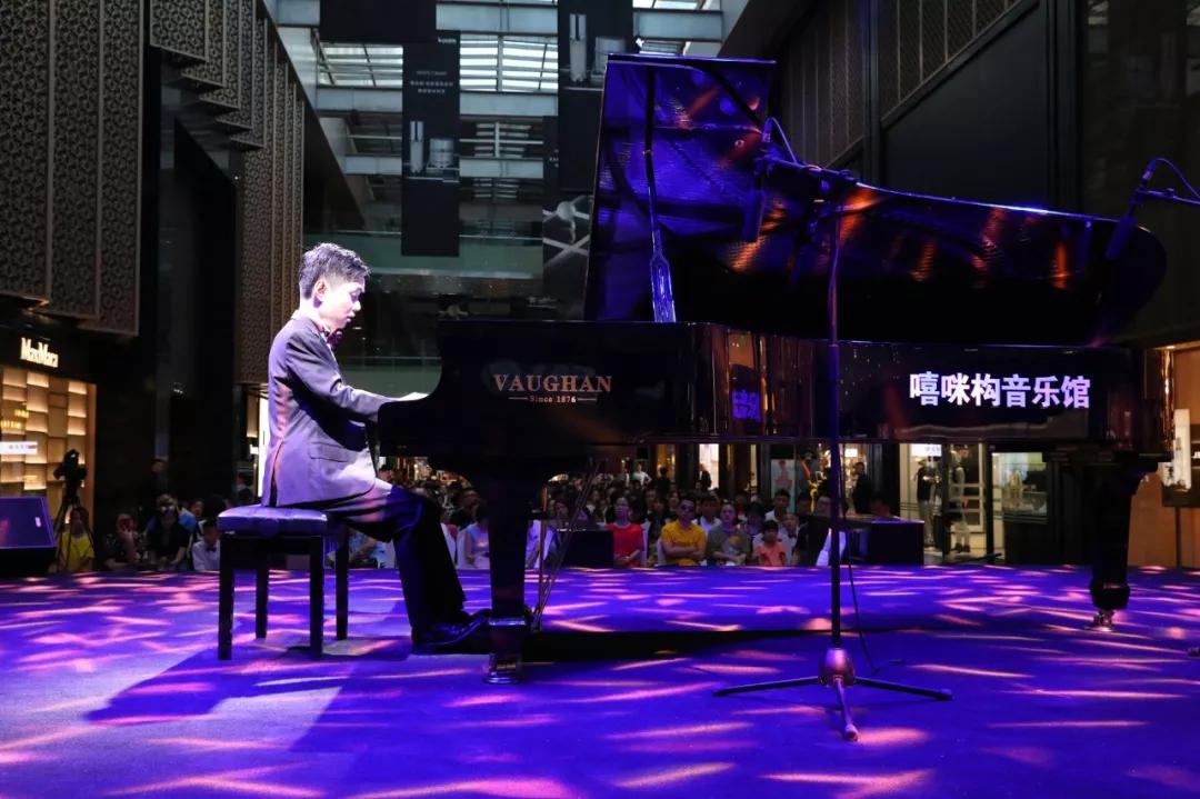 “碧罗珠宝之夜”沈文裕钢琴独奏音乐会完美举行