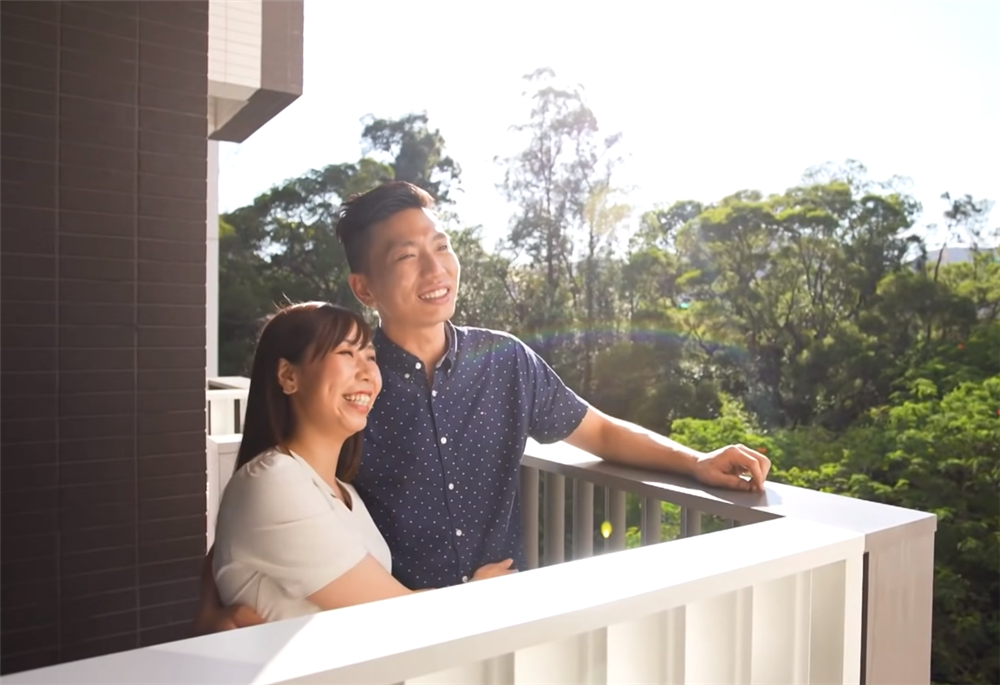 28岁香港夫妻买下35m2蜗居,香港一家三口买下27㎡蜗居