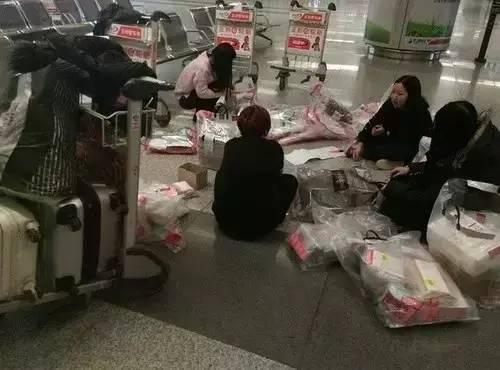 最近韩国化妆品新闻曝光,韩国假化妆品店曝光