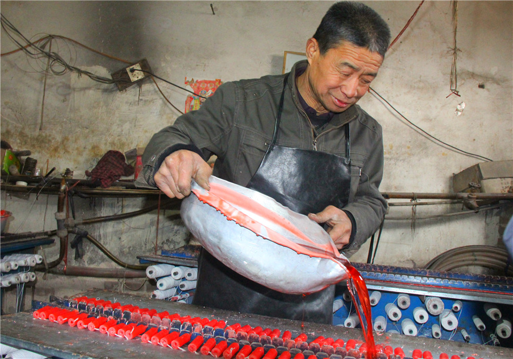 井陉夫妻坚守最后的手工蜡烛作坊将近40年