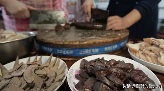 最正宗的东北农村杀猪菜,东北杀猪菜血肠灌肉