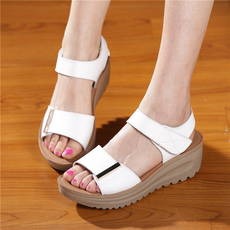 梅雨季穿什么鞋 (在香港穿什么鞋7月穿什么)