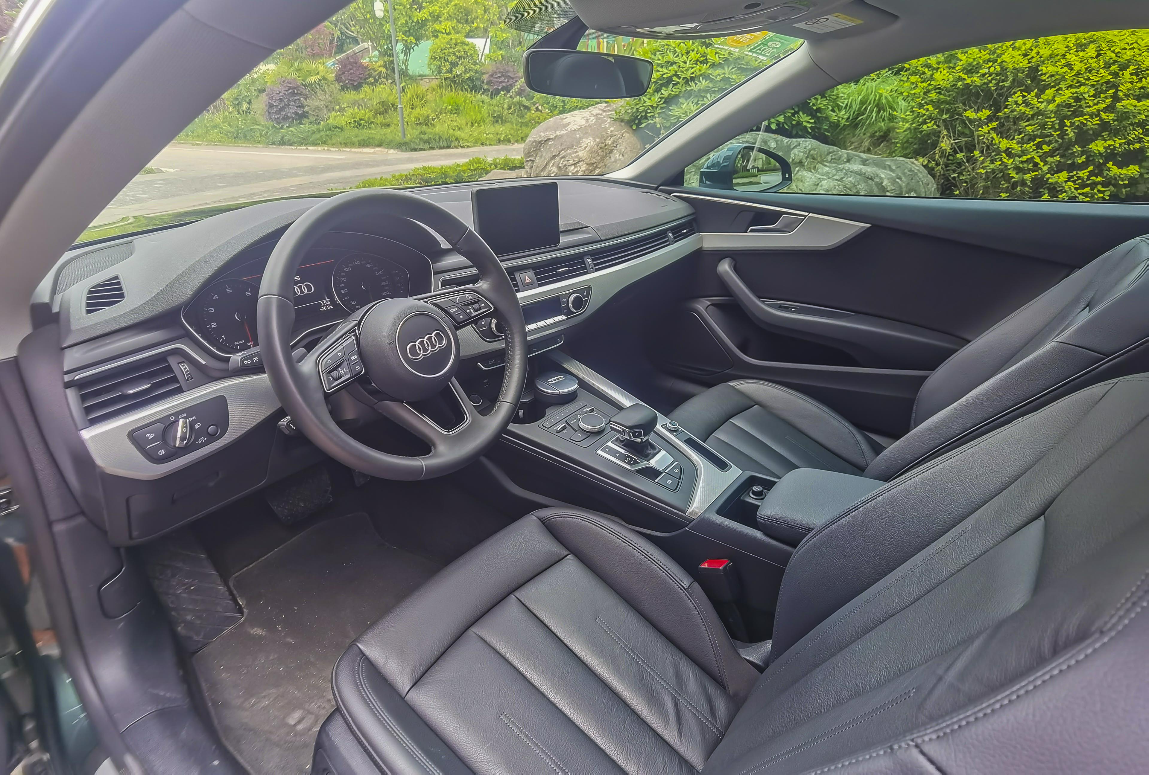 年轻又运动，双门轿跑奥迪A5，二手准新车不到30万你会考虑吗？