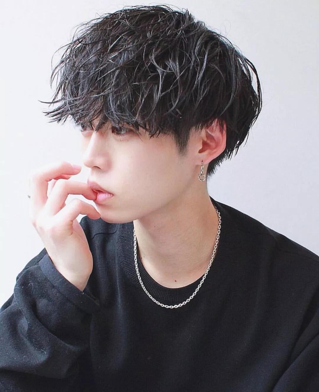 轻熟风小狼狗发型,小狼狗发型短发方脸