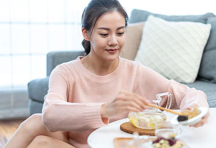 人总是哭会哭出病吗,动不动就哭的人怎么治