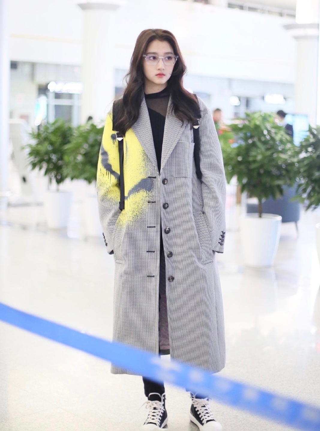 关晓彤穿露脐装秀身材照片,关晓彤穿露脐装秀身材