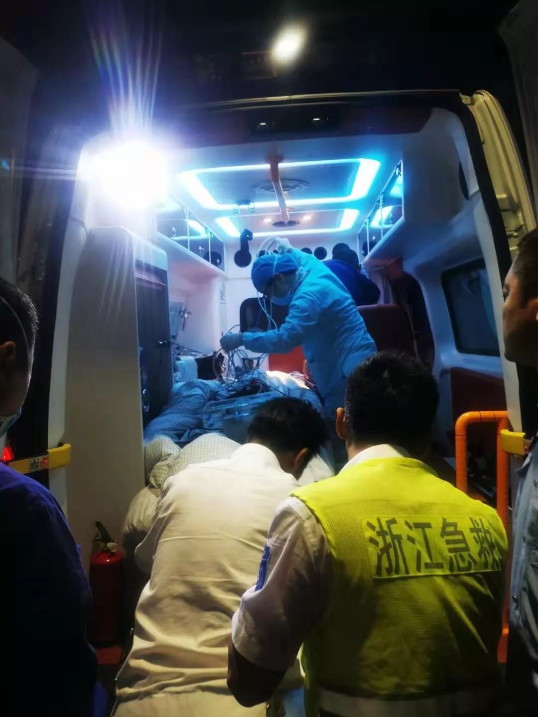 中弹牺牲的儿子,牺牲时年仅十几岁的孩子