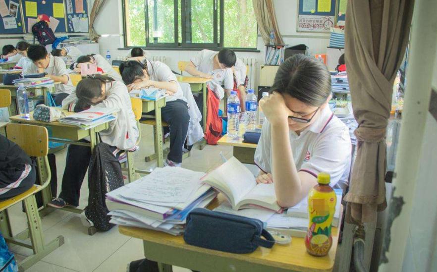 高中跟不上课咋办,高中生学不进去家长怎么引导