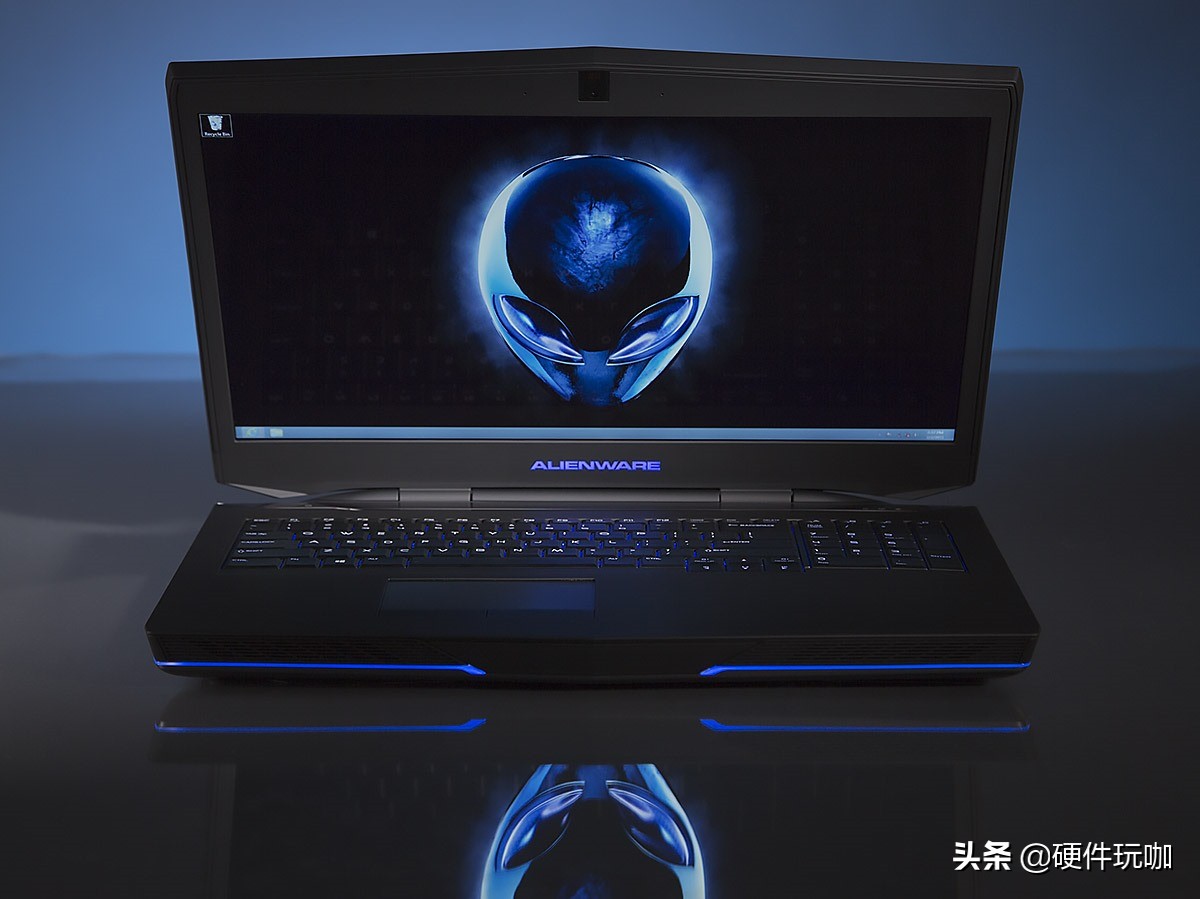 大学生应该买笔记本电脑还是台式,大学生建议买笔记本还是台式电脑