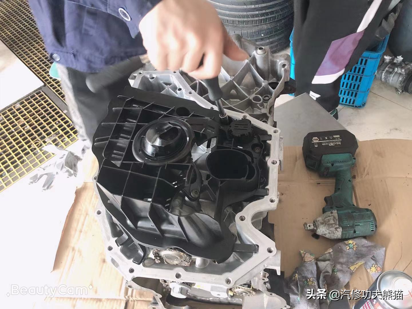 2013款奥迪a4l烧机油怎么解决,奥迪a4l突然全车无电是什么原因