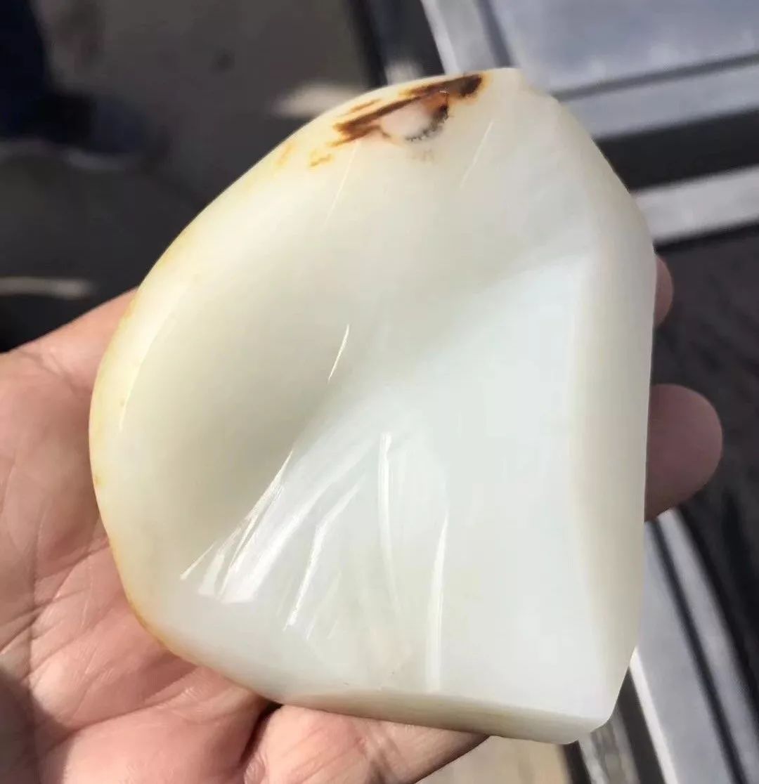 和田玉白度对比的方法,和田玉闪青怎么提白