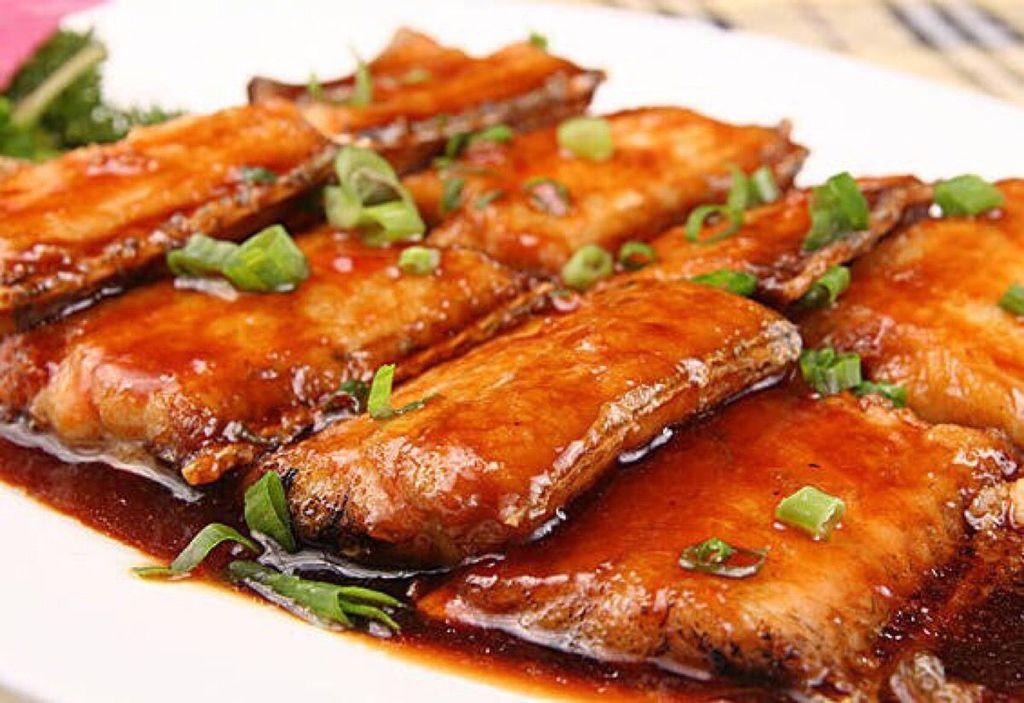 买带鱼要分清黄眼和黑眼,带鱼大眼睛的好还是小眼睛的好