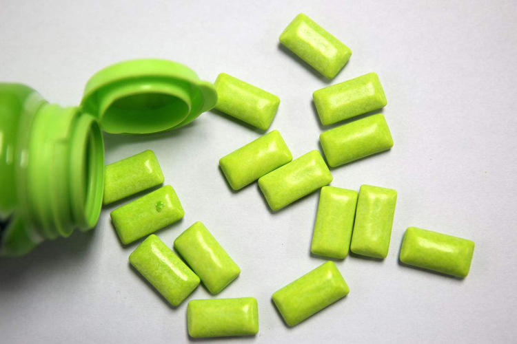 家里木地板很油怎么清理,家里木地板用久了有异味怎么办