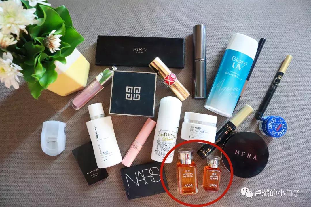 短期旅行必备化妆包是什么,出门手提袋便携女时尚化妆包