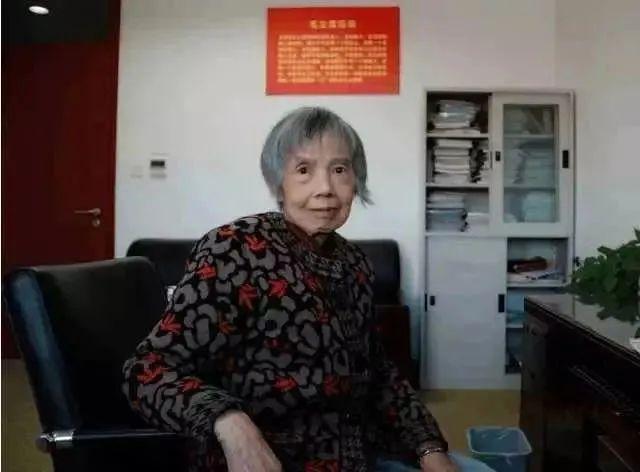 黄令仪制作龙芯的感受,黄令仪为中国龙芯点赞