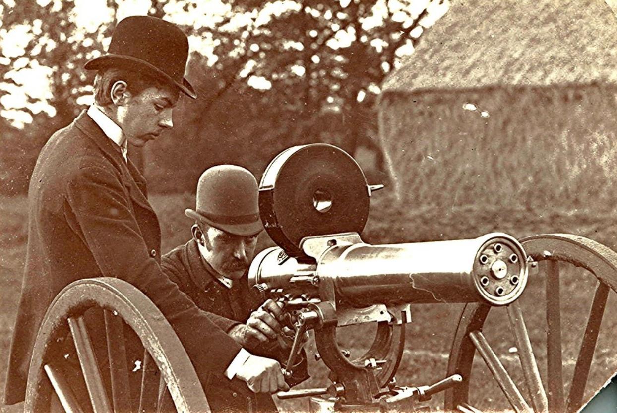 大慈大悲加特林，机枪扫射渡众生，为减少伤亡而诞生的加特林机枪