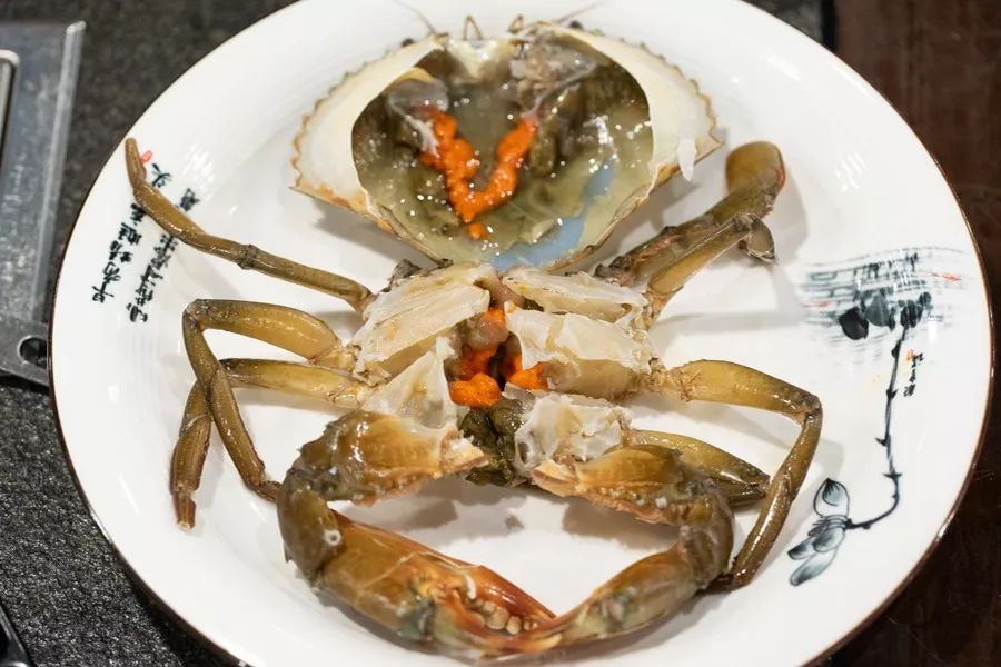 这家噗噗噗的粥底火锅店，稳就一个字