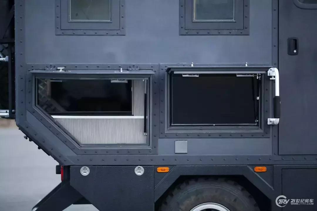 四驱带差速锁越野原厂房车,低顶四驱越野房车介绍