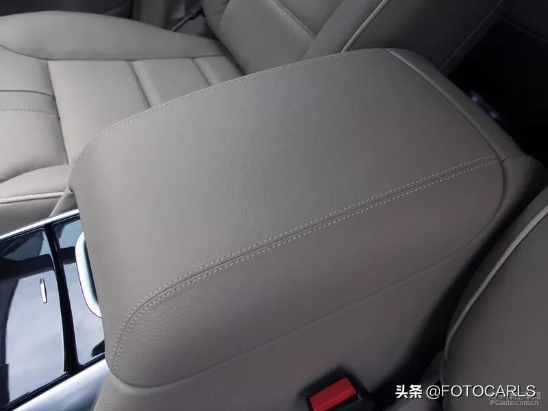 2017款奔驰r320豪华型测评,奔驰r320商务臻藏版2017评测