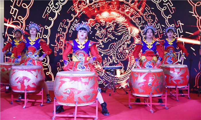 5G时代广场开业盛典华丽绽放