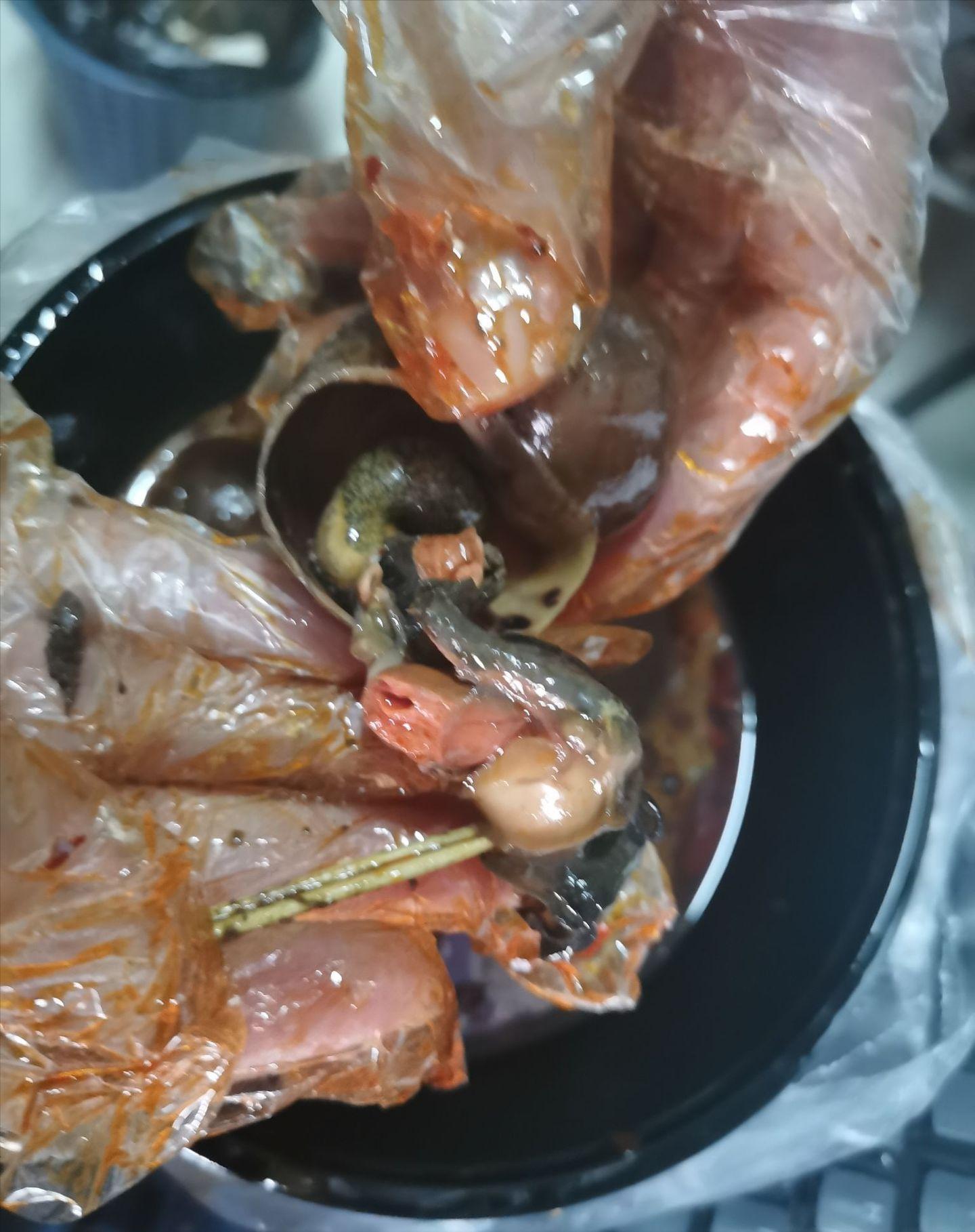 海螺尾部是黄还是屎可以吃吗,海螺尾部是肝脏还是屎