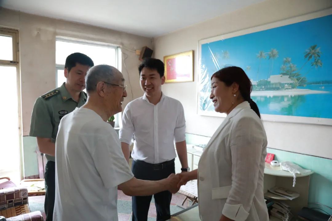 蓬莱市爱心志愿者协会,爱心协会志愿者慰问困难户