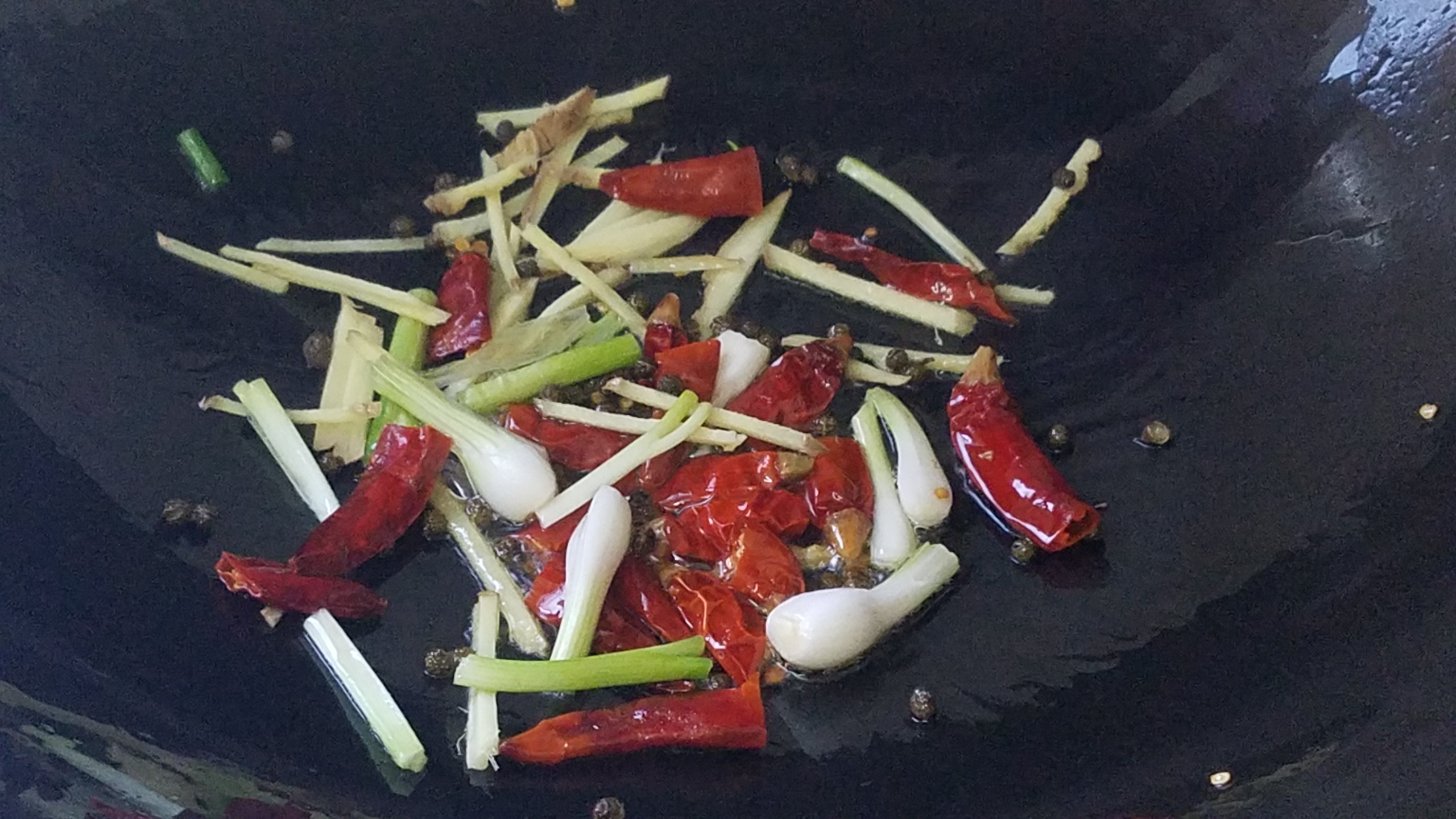 椒盐土豆虾的正确做法,椒盐土豆最好吃的做法家常