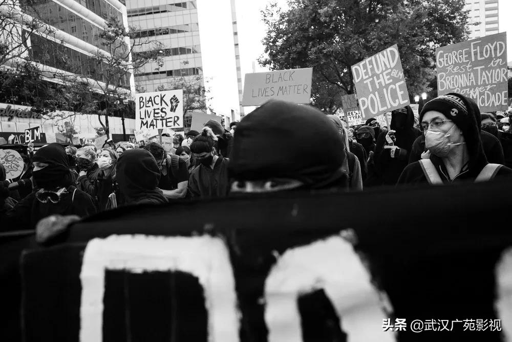 黑白摄影艺术魅力,黑白摄影的魅力可谓精妙绝伦