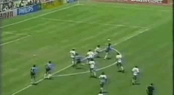 马拉多纳去世后的第一场比赛,家人知道马拉多纳去世的反应