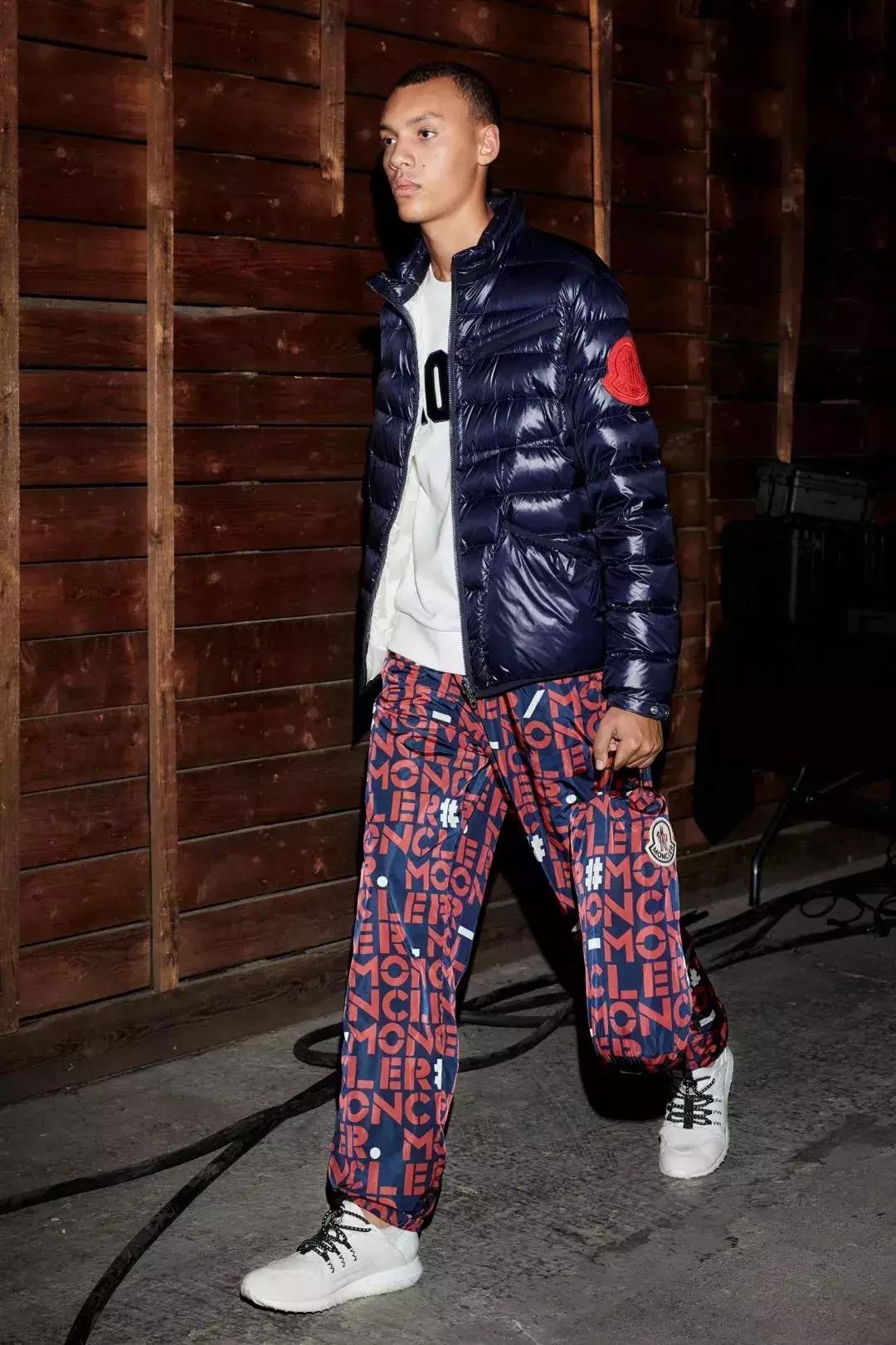 和加拿大鹅同档次的羽绒服,羽绒服排名前十名加拿大鹅羽绒服